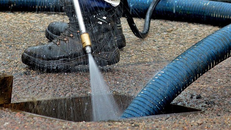 Hidrojateamento de esgoto em Curitiba